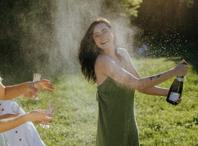 Reward Yourself Right: Celebrating Wins Without Hitting the Brakes – Goal Accomplishment Made Easy